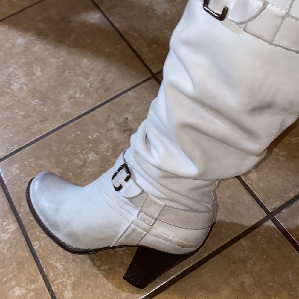 Mia Limited Edition knee high Leather boots, dirty white size 8.5M - Picture 14 of 14
